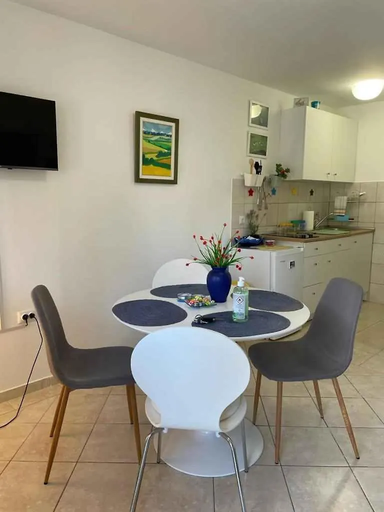 Apartment In Malinska - Insel Krk 53307