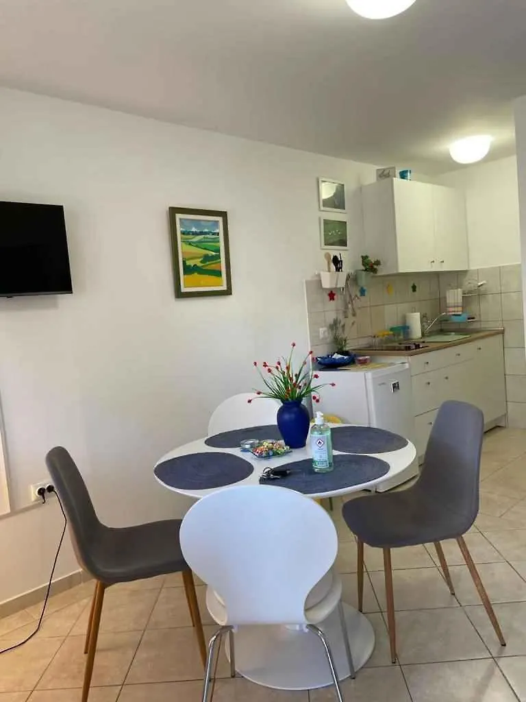 Apartment In Malinska - Insel Krk 53307 Croatia
