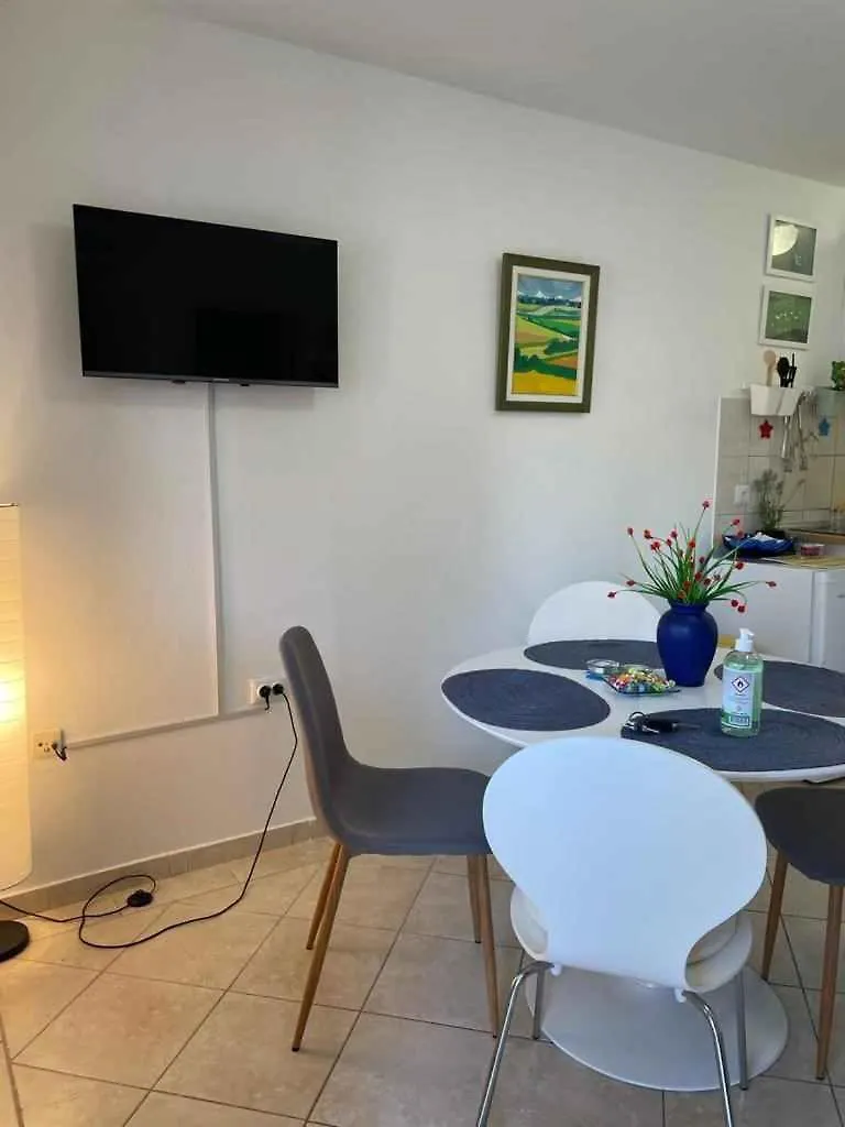 Apartment In Malinska - Insel Krk 53307